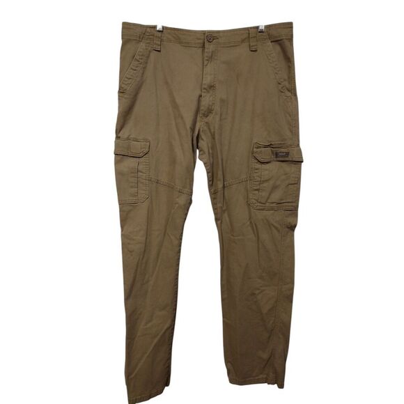 Wrangler Men's tan Relaxed Fit Cargo pants - Picture 1 of 7